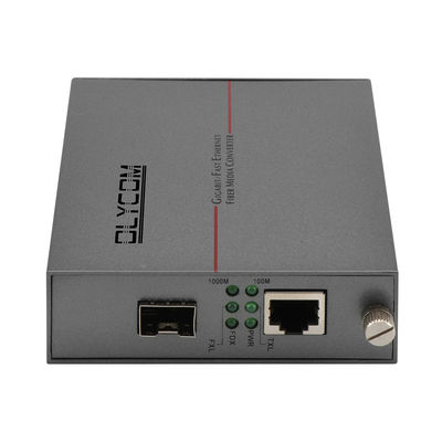 Gigabit unmanaged Fiber Optic Ethernet Medienwandler SFP Slot DC5V auf einem Rack montiert